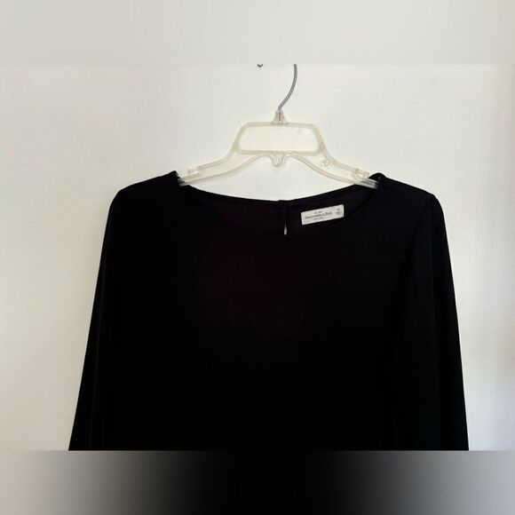 Abercrombie black long bell sleeve crewneck top size M - Picture 9 of 10